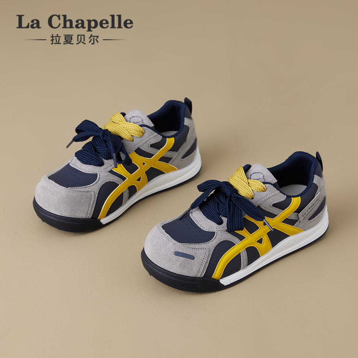 拉夏贝尔德训鞋女2025年秋季网红爆款皮面新款百搭时尚休闲小白鞋