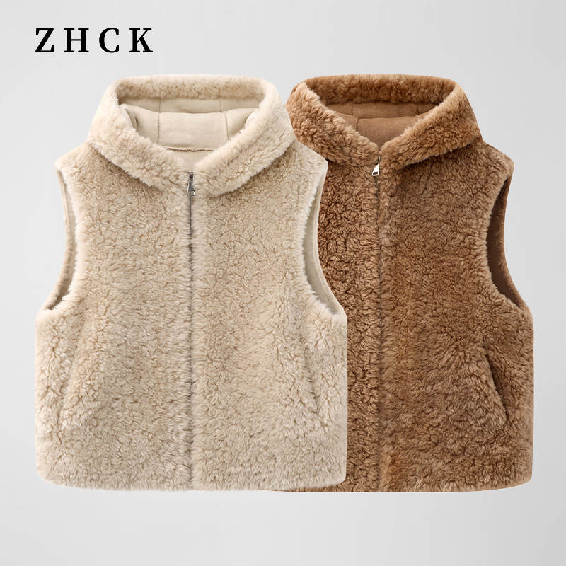 ZHCK时尚纯色百搭连帽马甲2025新款加绒设计感洋气仿羊羔毛马夹女