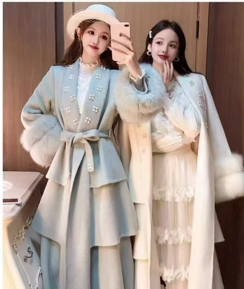 艾日秀早秋法式复古优雅镶珠毛绒袖口百搭都市风腰带风衣女F1204