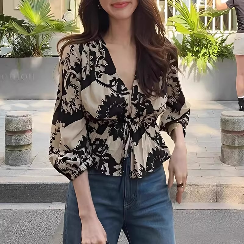 芯娇晴法式复古印花V领系带七分袖衬衫女2025年新款夏季漂亮上衣