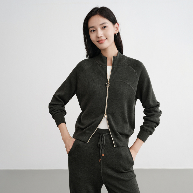 EP雅莹2025新品 精纺羊毛立领夹克插肩袖直身拉链针织外套女9136A