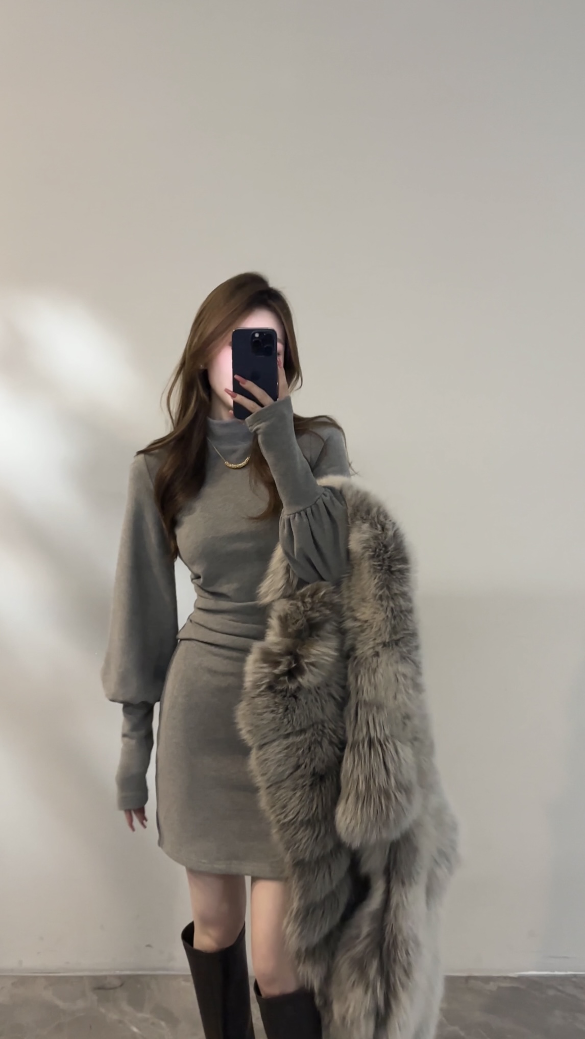 【宥妍】 复古冬季灯笼袖半高领连衣裙秋冬裙子褶皱收腰短裙DT1809