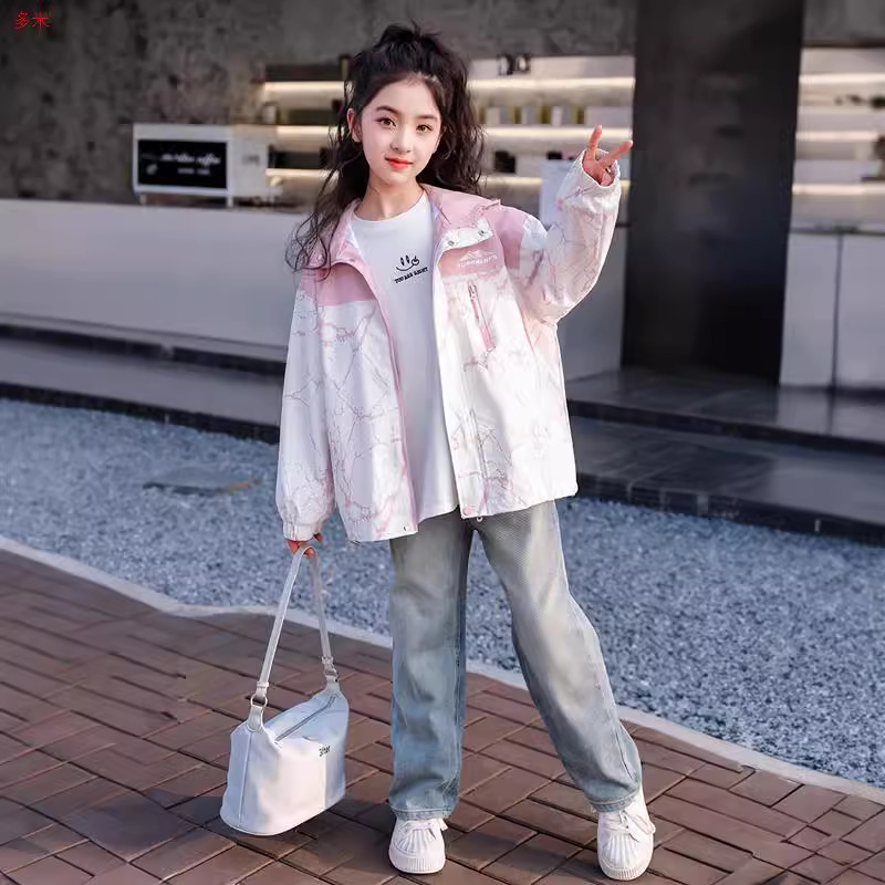 女童洋气外套2025春季新款韩版夹克上衣中大童春秋运动冲锋衣