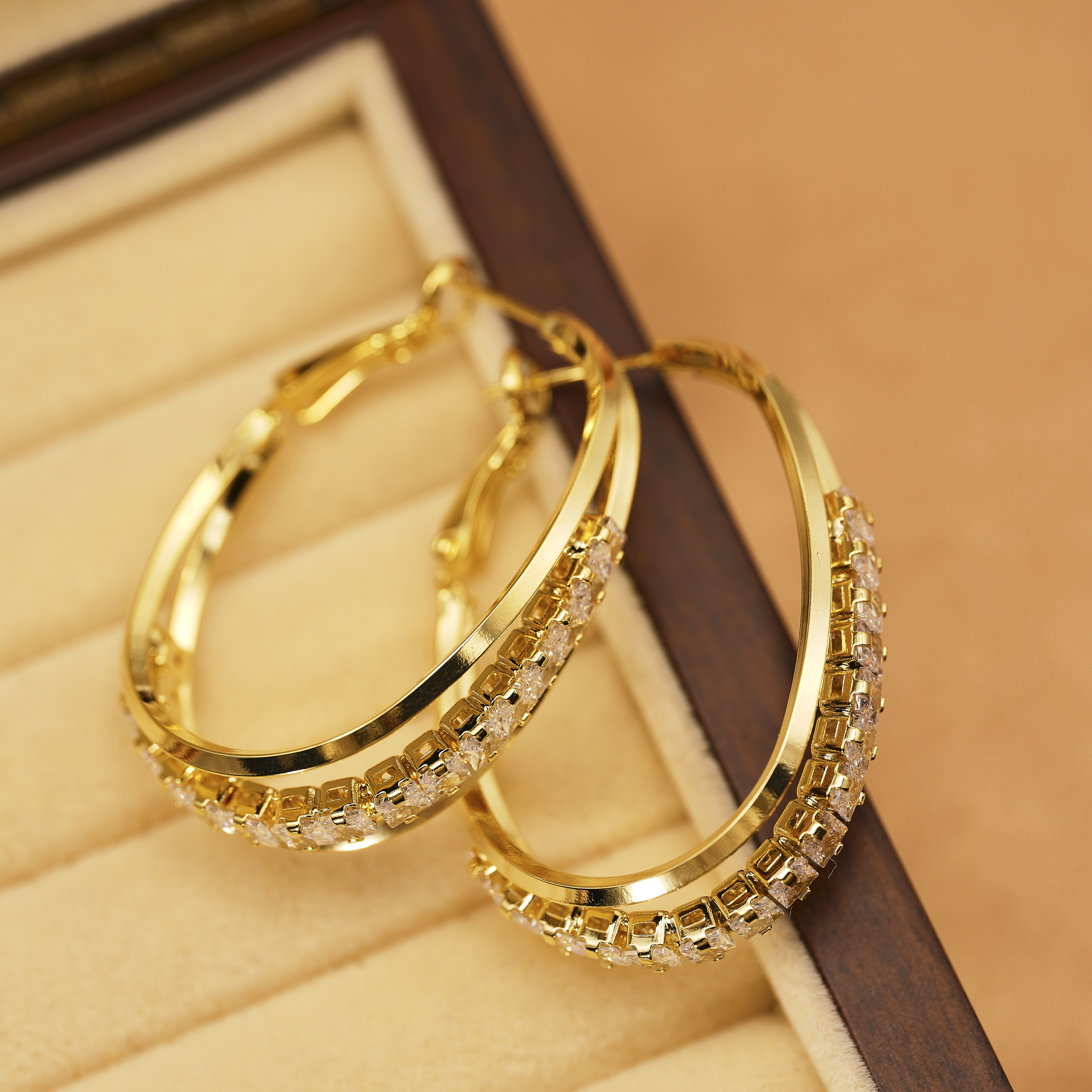 铜合金合成锆石耳饰 高级感耳环耳圈女轻奢气质百搭圆脸显瘦耳饰