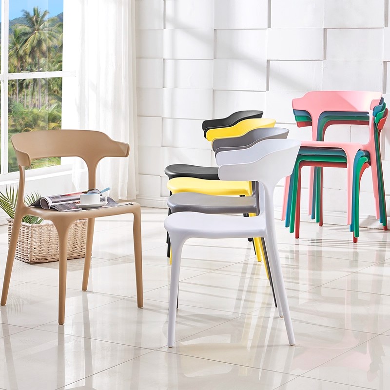 餐椅子塑料椅子牛角简约靠背餐桌靠背椅凳子家用叠放加厚休闲北欧