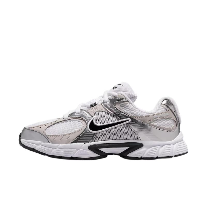 NIKE耐克大童NIKE V5 RNR (GS)双旦礼休闲鞋HQ6411-100