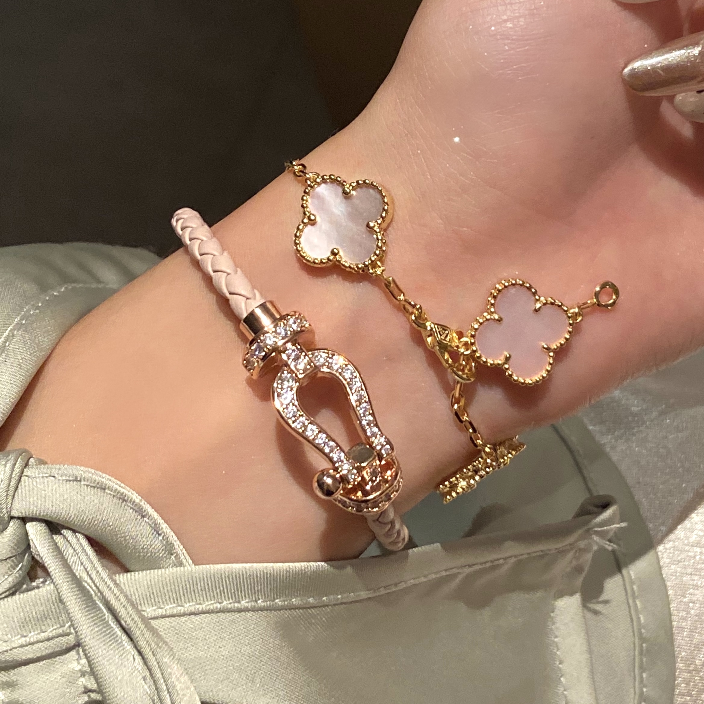 合金手链 重工！马蹄扣手链本命年红手绳手镯编织满钻轻奢高级质感