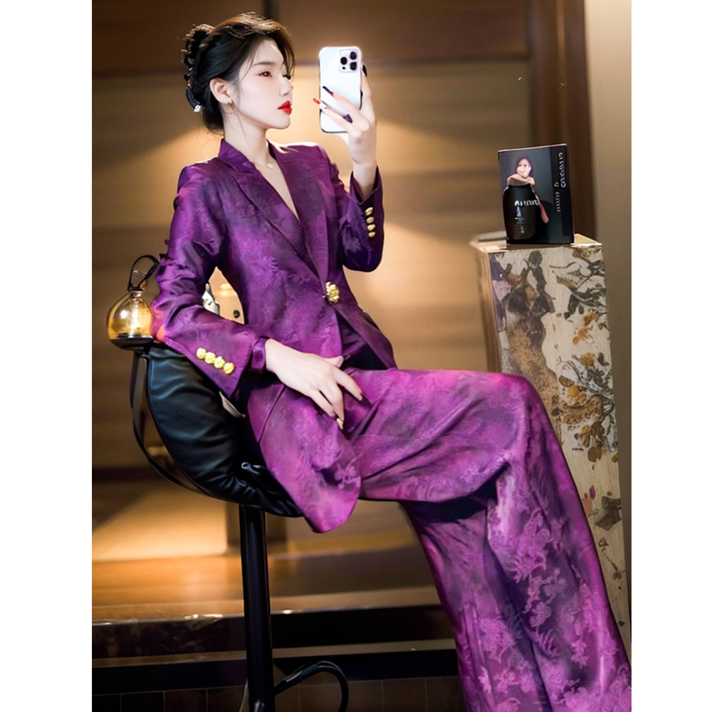 2025年春秋御姐感穿搭梨形身材宽松显瘦紫色提花西装阔腿裤两件套