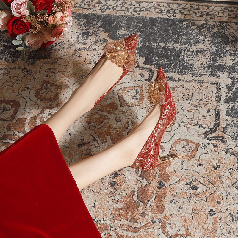 新款红色高跟鞋细跟新娘鞋中式秀禾婚鞋女单鞋浅口32-43码不累脚