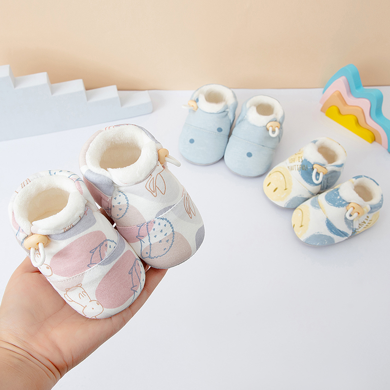 婴幼儿冬季纯棉加绒鞋子0-12个月新生宝宝软底保暖加厚学步鞋防掉