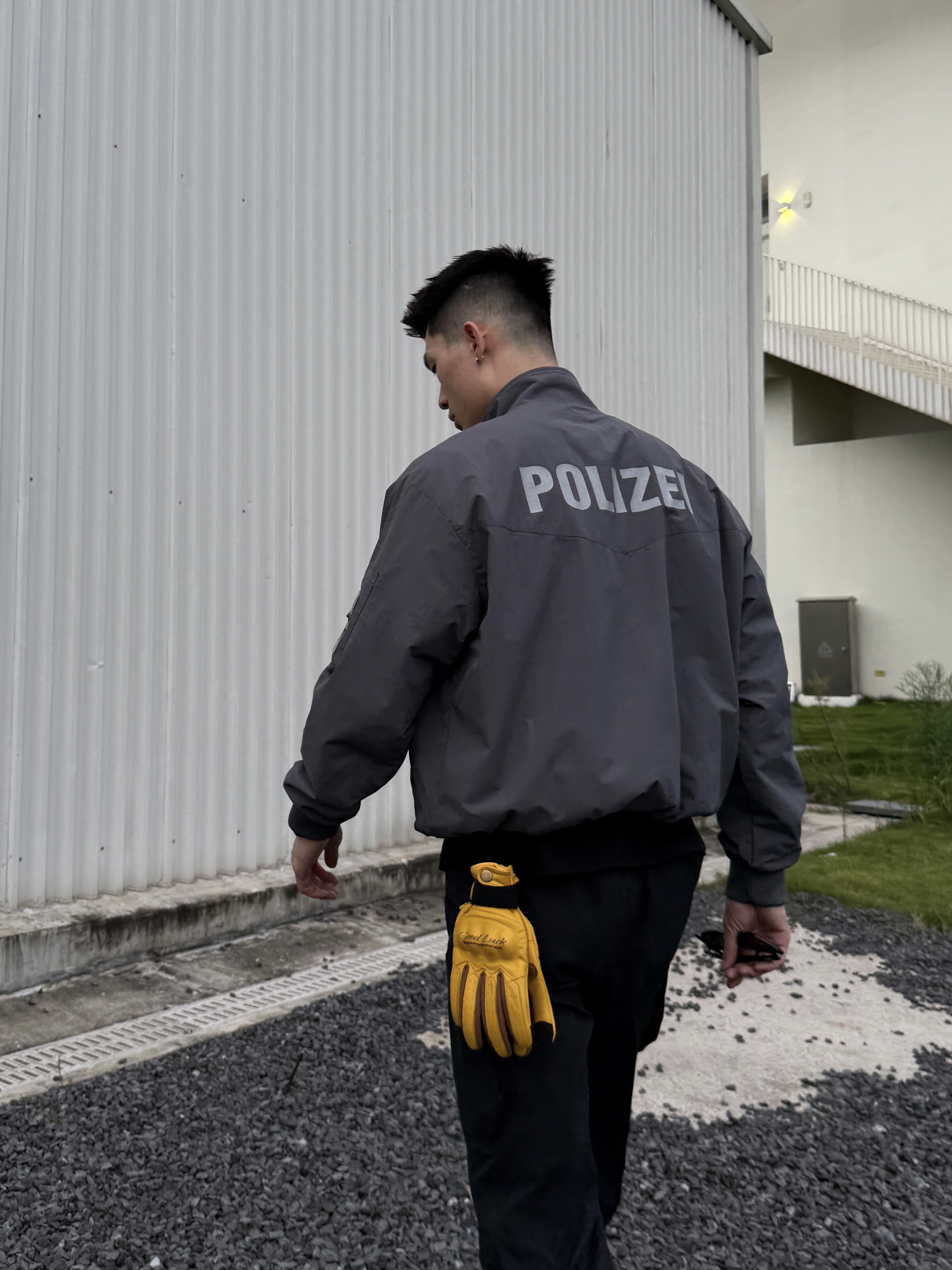 Carefree秋季三防硬汉立领boxy短宽阔型显壮显肩宽拼接飞行夹克