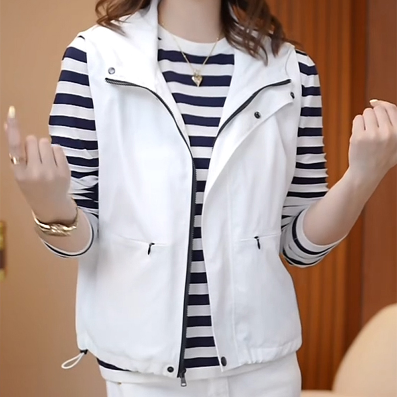 白色连帽运动风背心马甲女2025年夏季新款时尚百搭无袖小外套薄款
