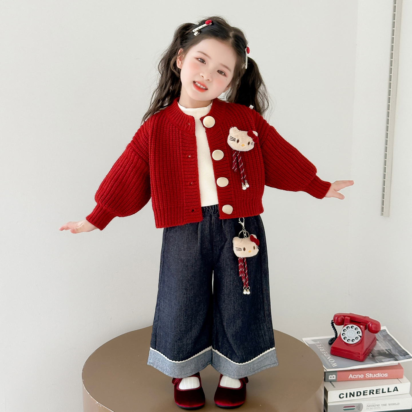 女童套装春秋季2025新款洋气儿童宝宝时髦休闲毛衣牛仔裤三件套潮
