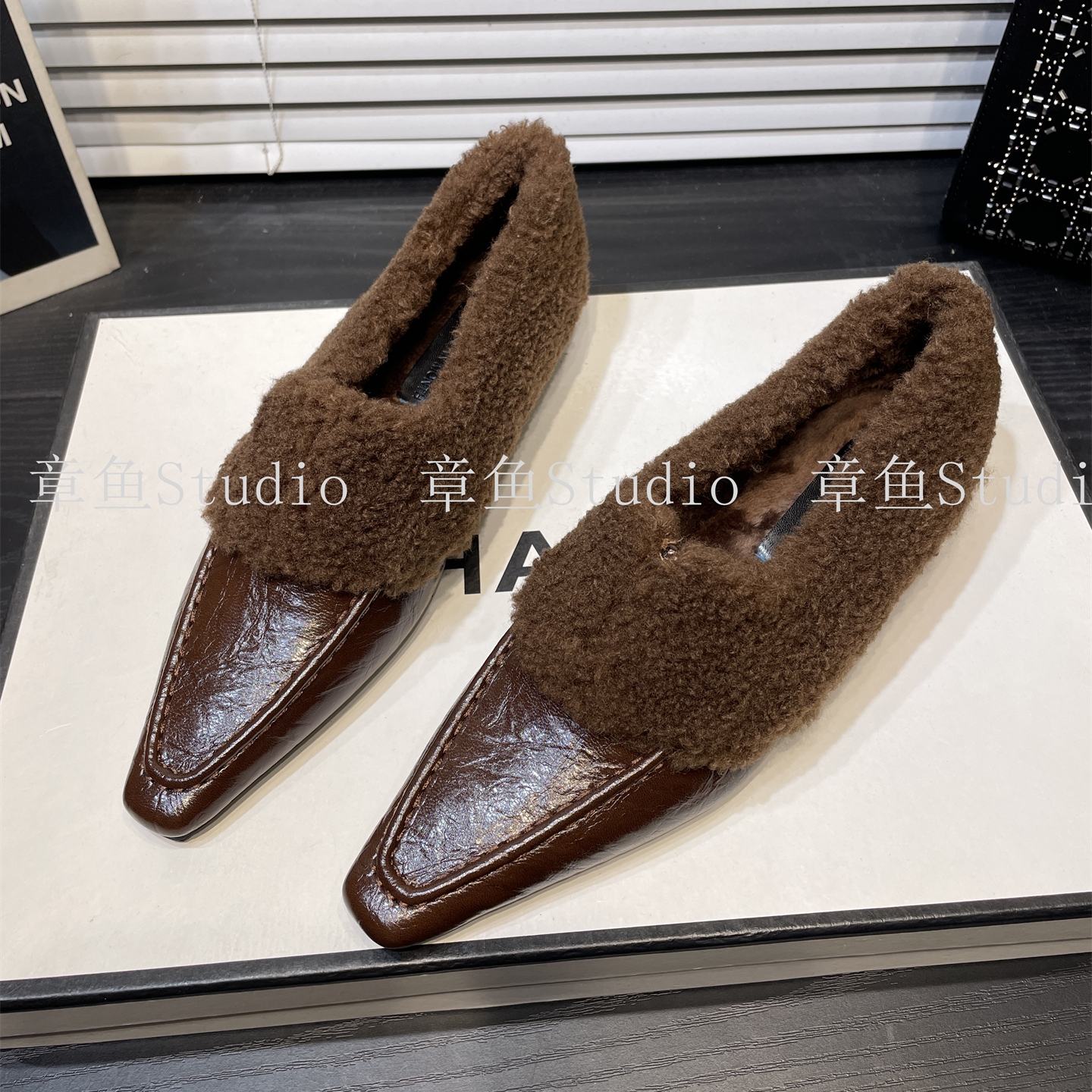 2025秋冬新款显瘦羊羔毛毛鞋低跟尖头深口单鞋加绒保暖棉鞋女