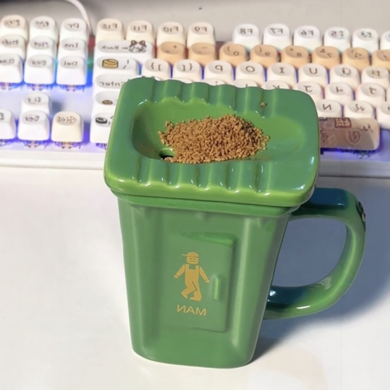 创意搞怪蹲厕杯子蹲便器垃圾桶马克杯带盖创意马桶陶瓷杯恶整蛊