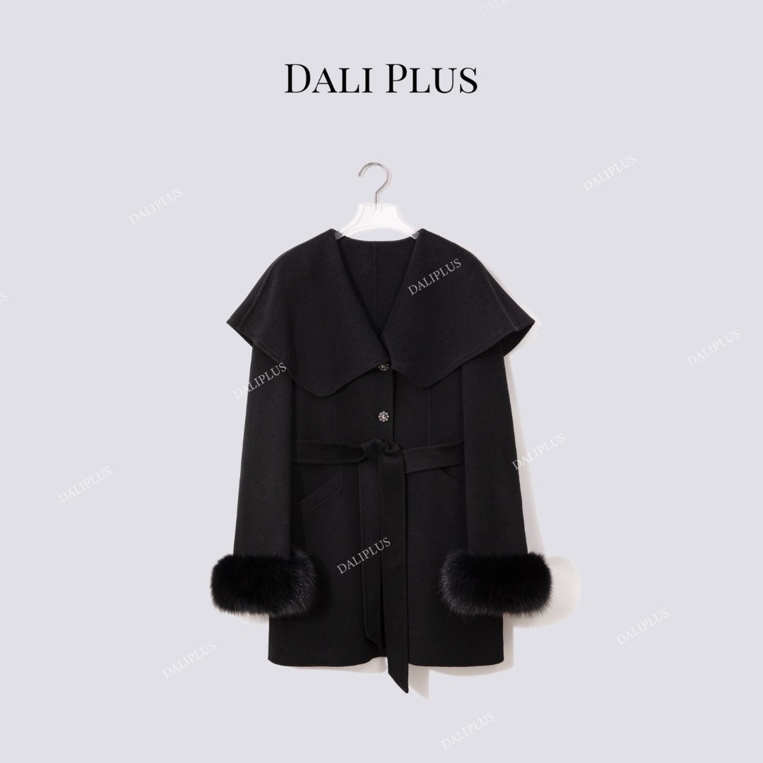 DALI PLUS“羊绒+羊毛”狐狸毛拼接斗篷大翻领呢大衣-D5CH5023
