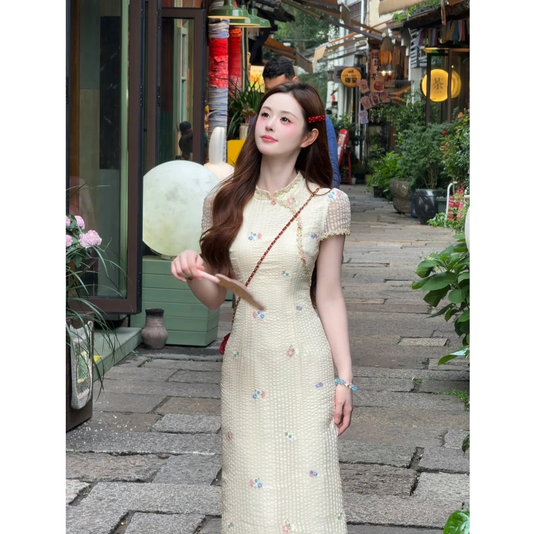 【现货运费险】七七很芒如梦如幻新中式花朵刺绣旗袍夏竖条纹连衣裙