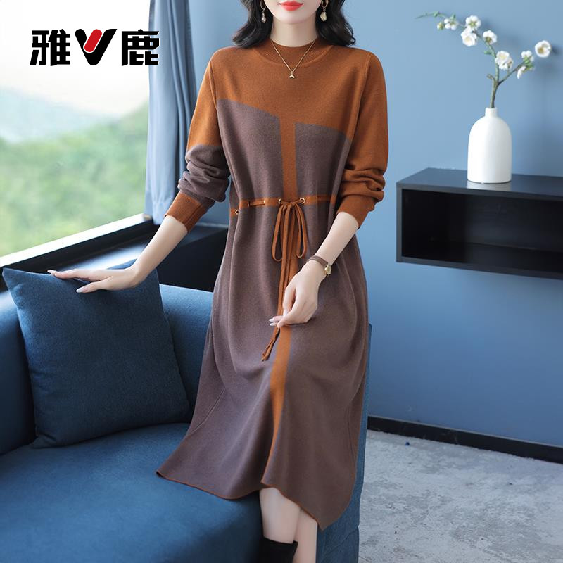 雅鹿2025妈妈收腰针织洋装女秋冬宽松长版大尺码胖mm气质阔太太毛