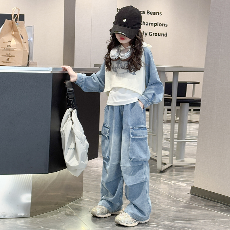 女童春秋套装2025新款洋气大童时髦卫衣春装儿童牛仔工装裤三件套