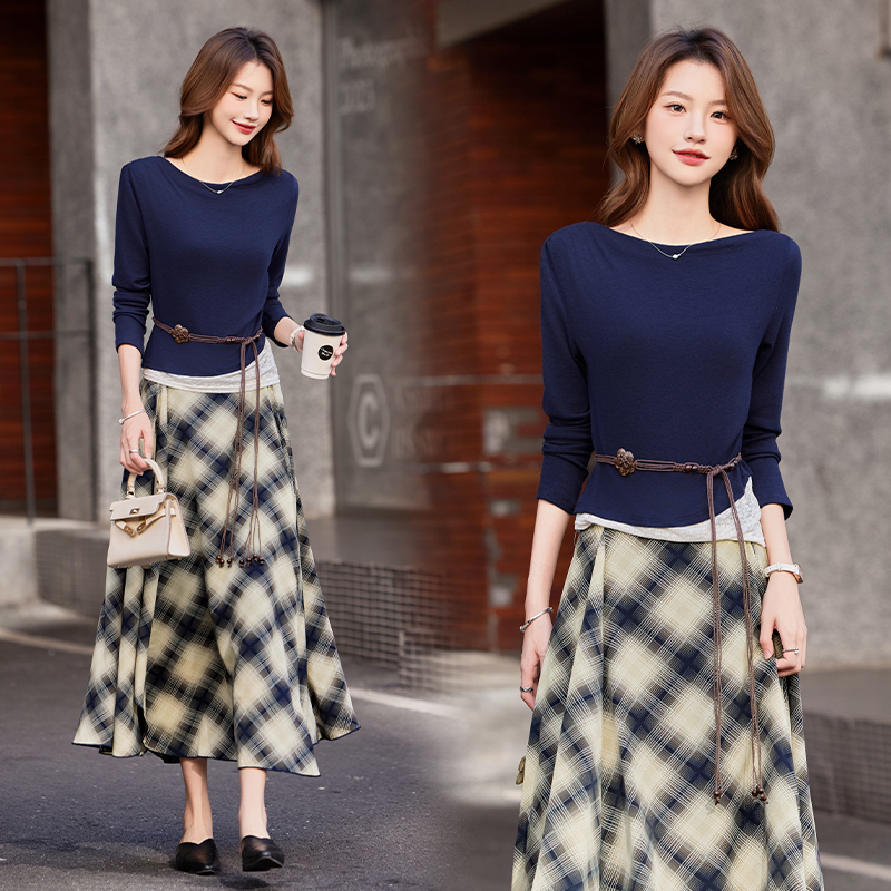 秋季穿搭一整套2025一字肩假两件修身t恤格子半身裙设计感套装女