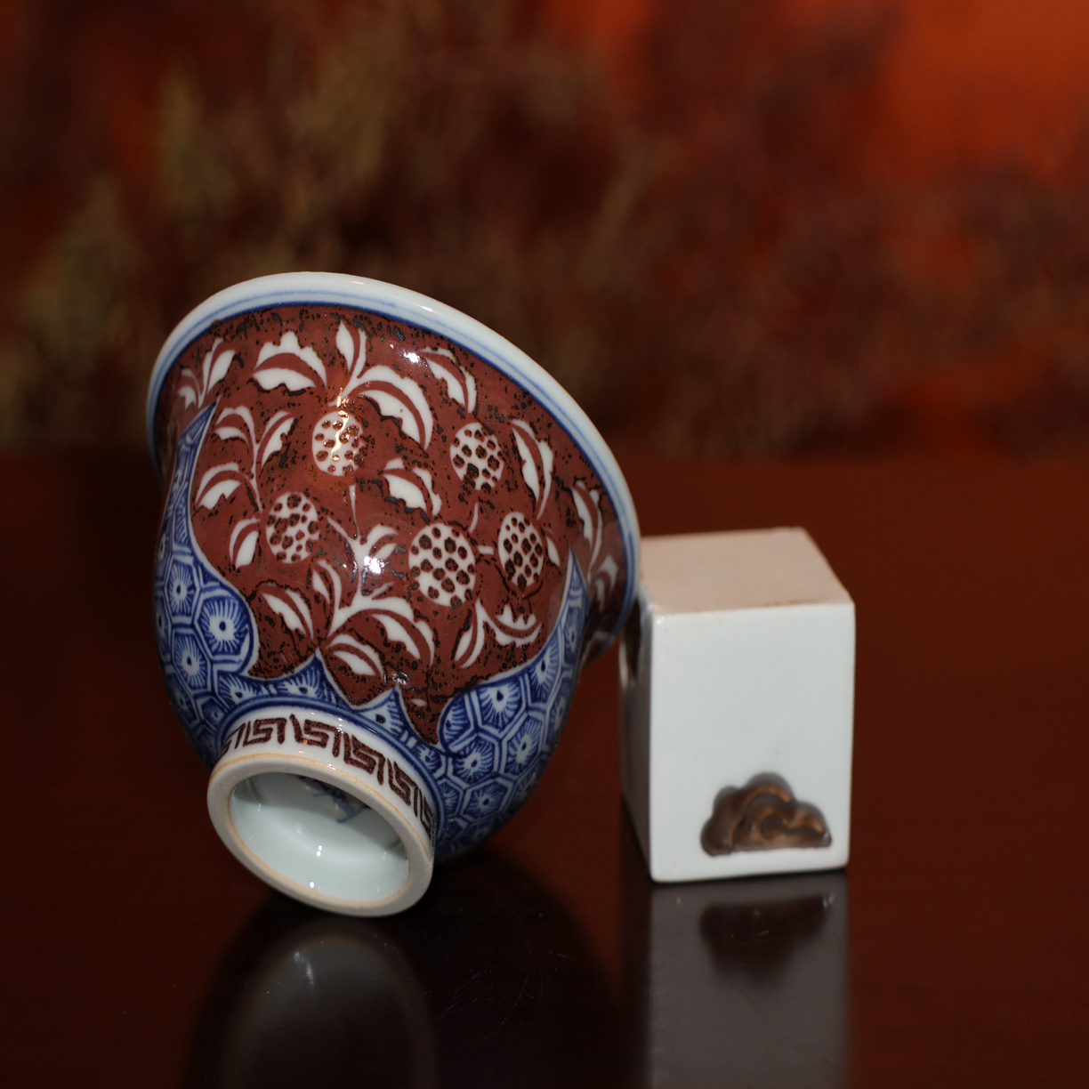 景德镇柴窑青花釉里红锦地纹三多压手杯非遗传承人作品