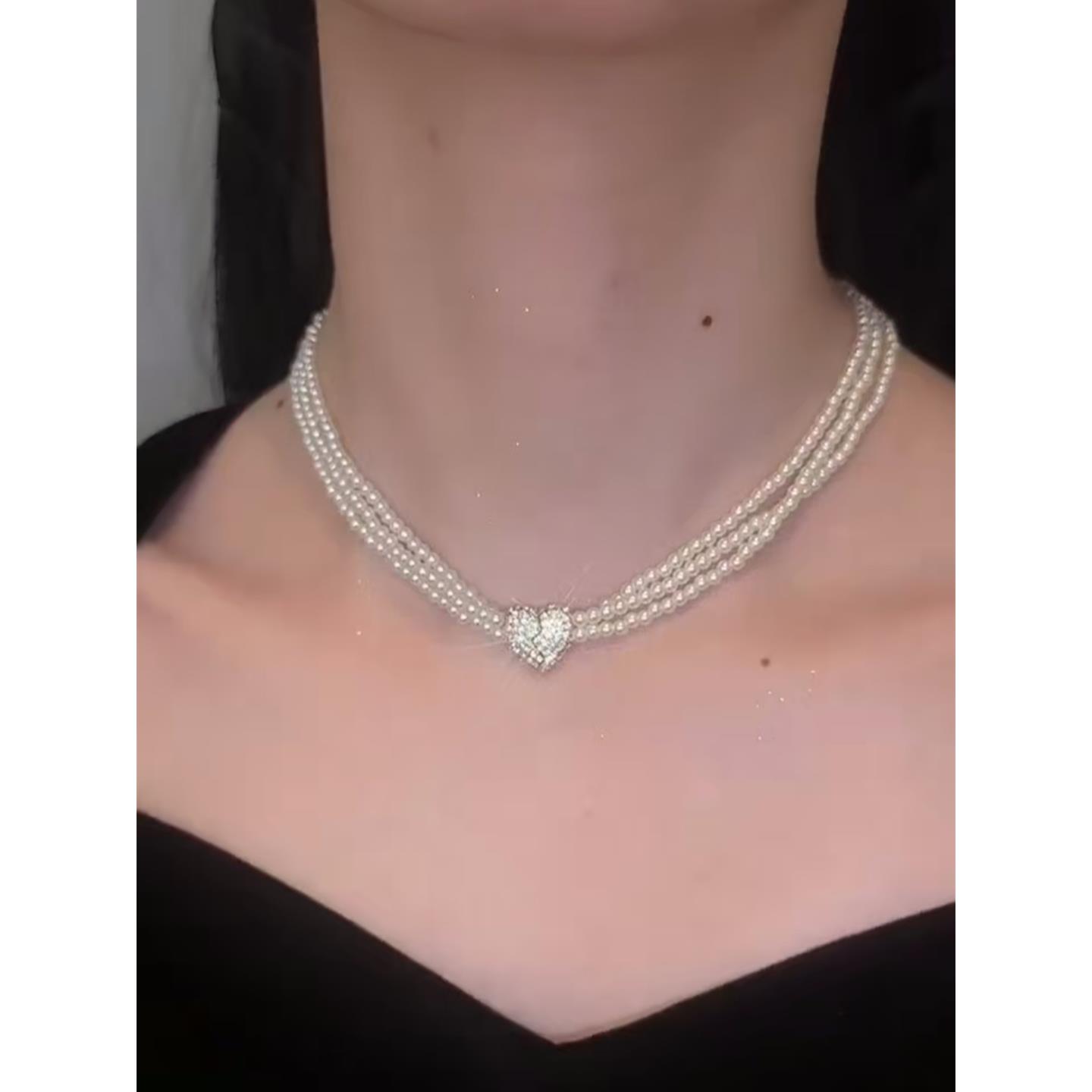 SAPTEFAMOU 铜合金项链 磁力爱心三层珍珠项链女短款设计感百搭