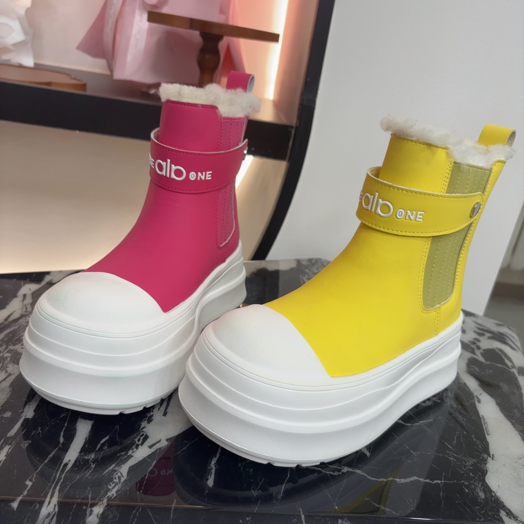 厚底马丁靴时尚胶粘套筒中跟极简风冬季女靴子保暖