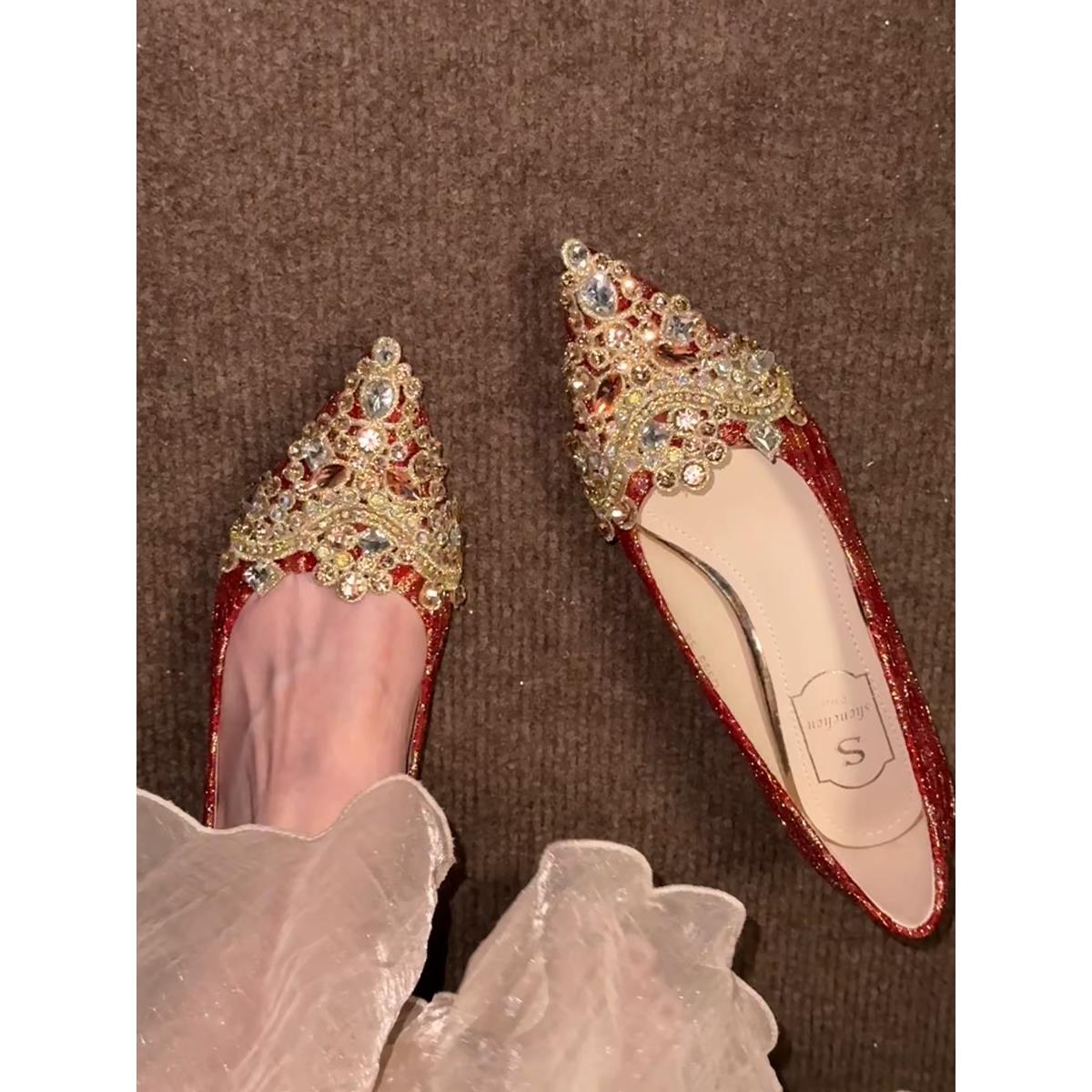 大码红色婚鞋女2025春秋低跟尖头新中式新娘鞋秀禾鞋粗跟订婚鞋