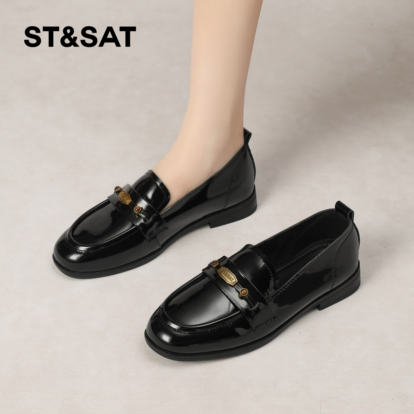 星期六漆面英伦风乐福鞋女2026春季新款一脚蹬粗跟小皮鞋通勤单鞋