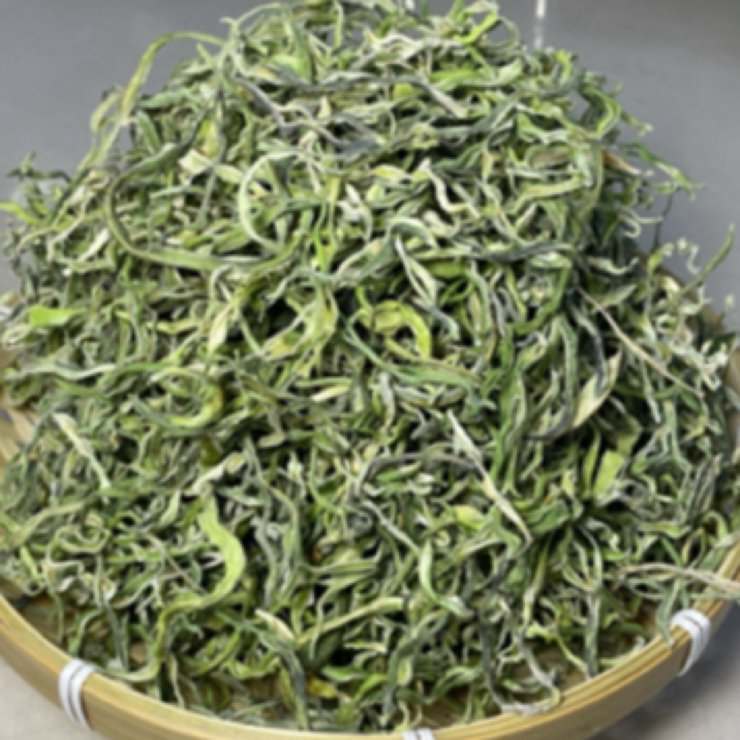 农村小园自家豆角丝