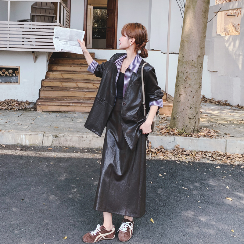 法式复古条纹拼接PU皮假两件上衣半裙套装2025秋新款甜酷风两件套