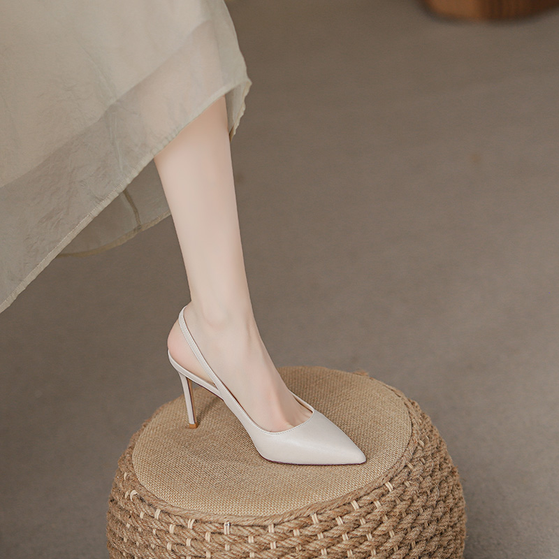 飞燕女鞋2025春夏新款米白色凉鞋女羊皮通勤一字扣气质细跟高跟鞋