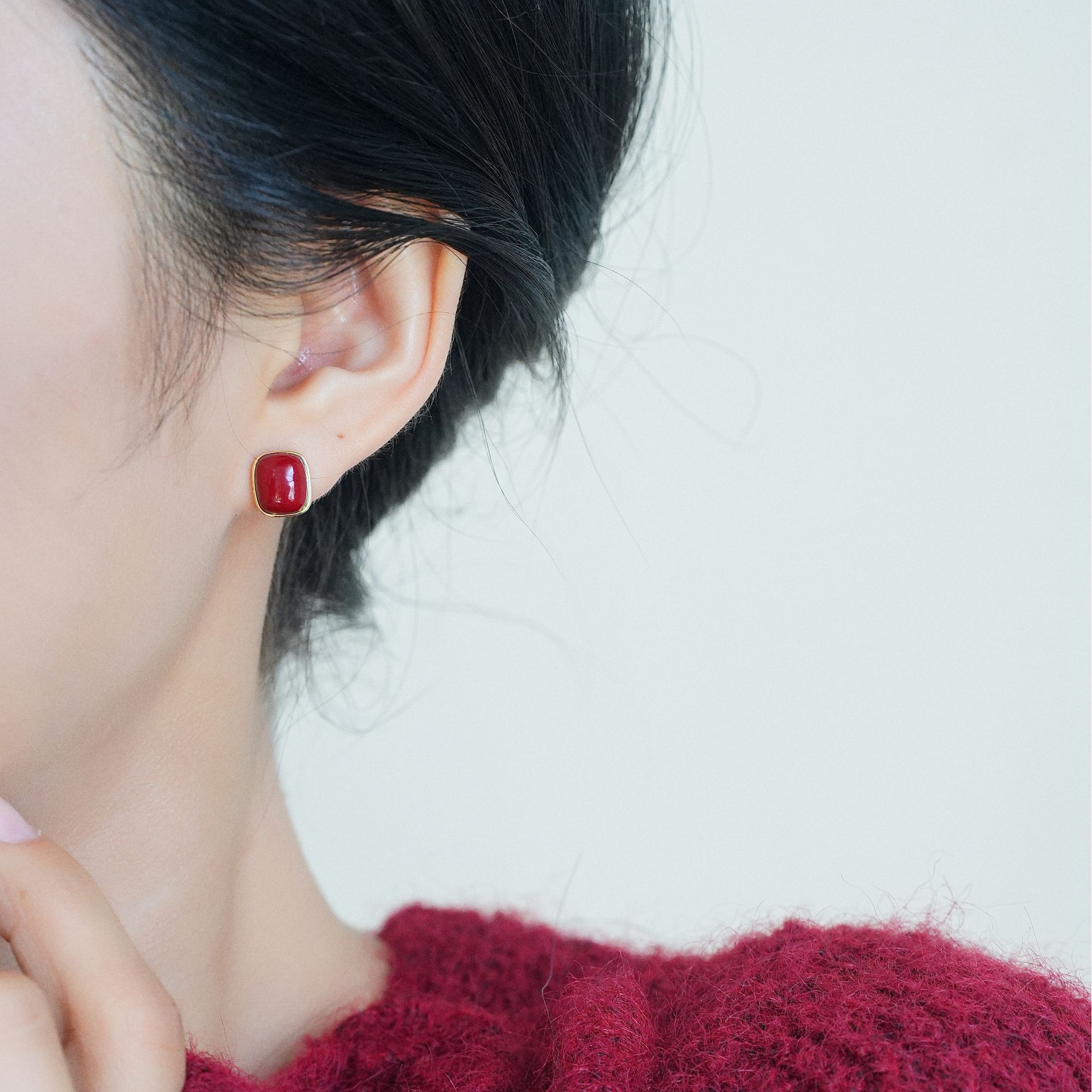 铜合金耳饰 个性红色喜庆气质简约耳钉小众设计时尚高级感耳环