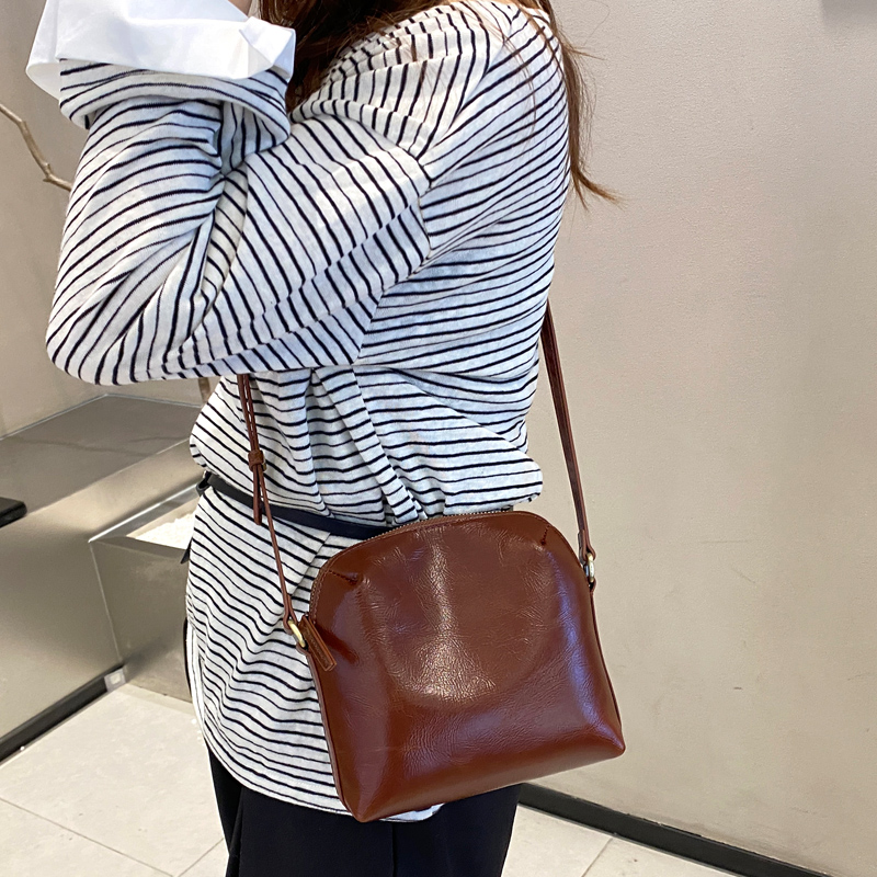 2026春季新款真皮手机零钱包高级感纯牛皮单肩斜挎小包女简约轻便