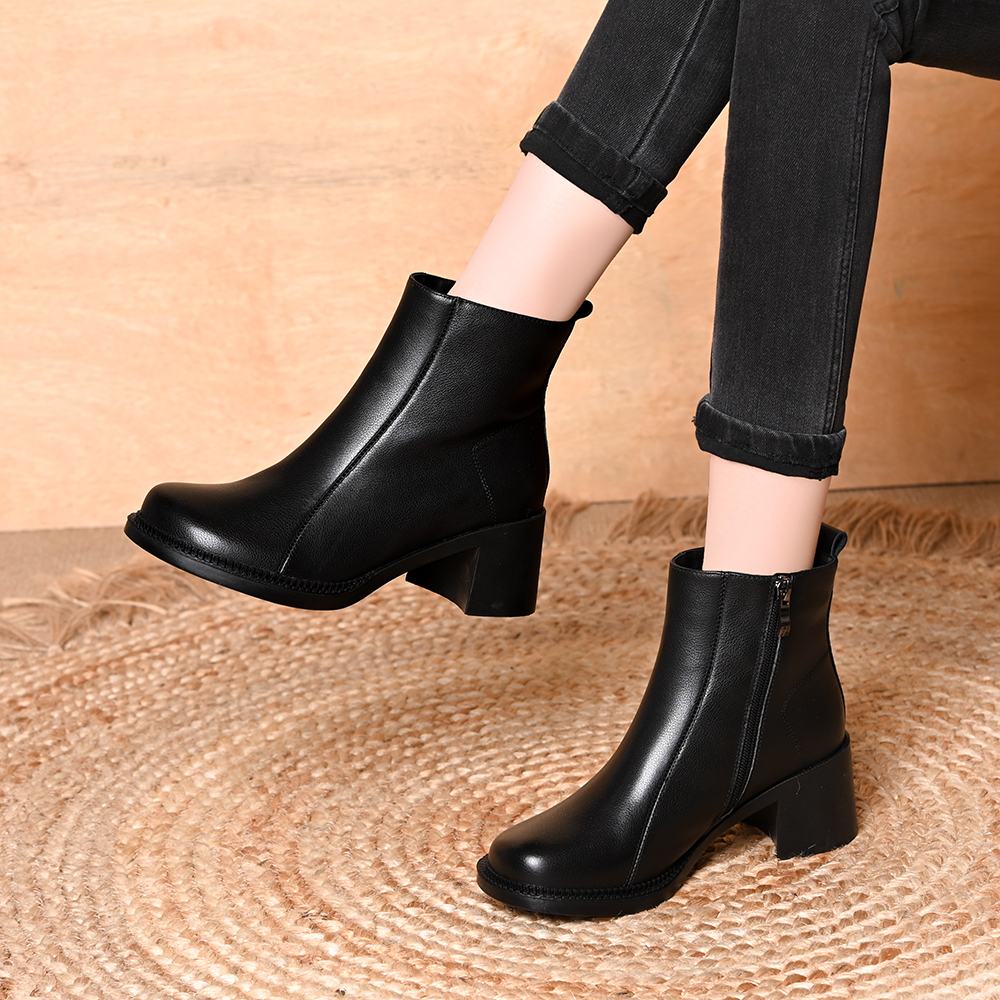 头层牛皮粗跟短靴秋冬新款圆头侧拉链舒适百搭软底气质洋气马丁靴