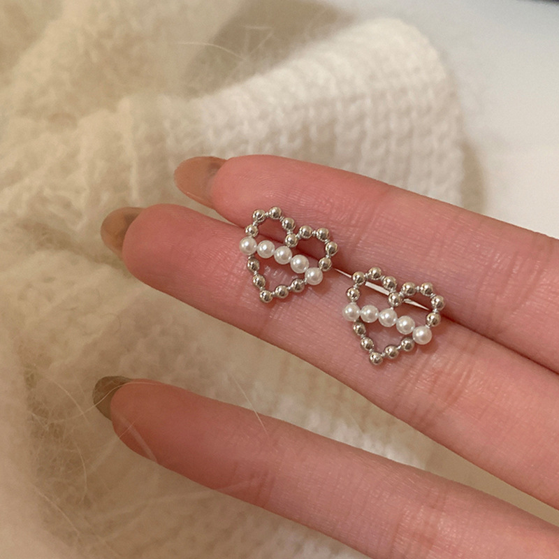 缕空珠珠爱心耳钉女设计感甜美可爱温柔时尚气质精致百搭耳环耳饰