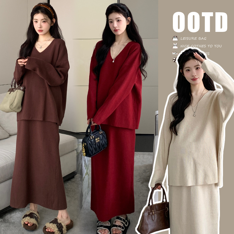 孕妇秋装套装2025新款时尚孕妈穿搭小香风针织上衣+半身裙两件套