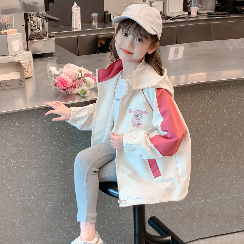 女童春装外套2025新款洋气中大儿童连帽上衣女孩春秋款休闲冲锋衣