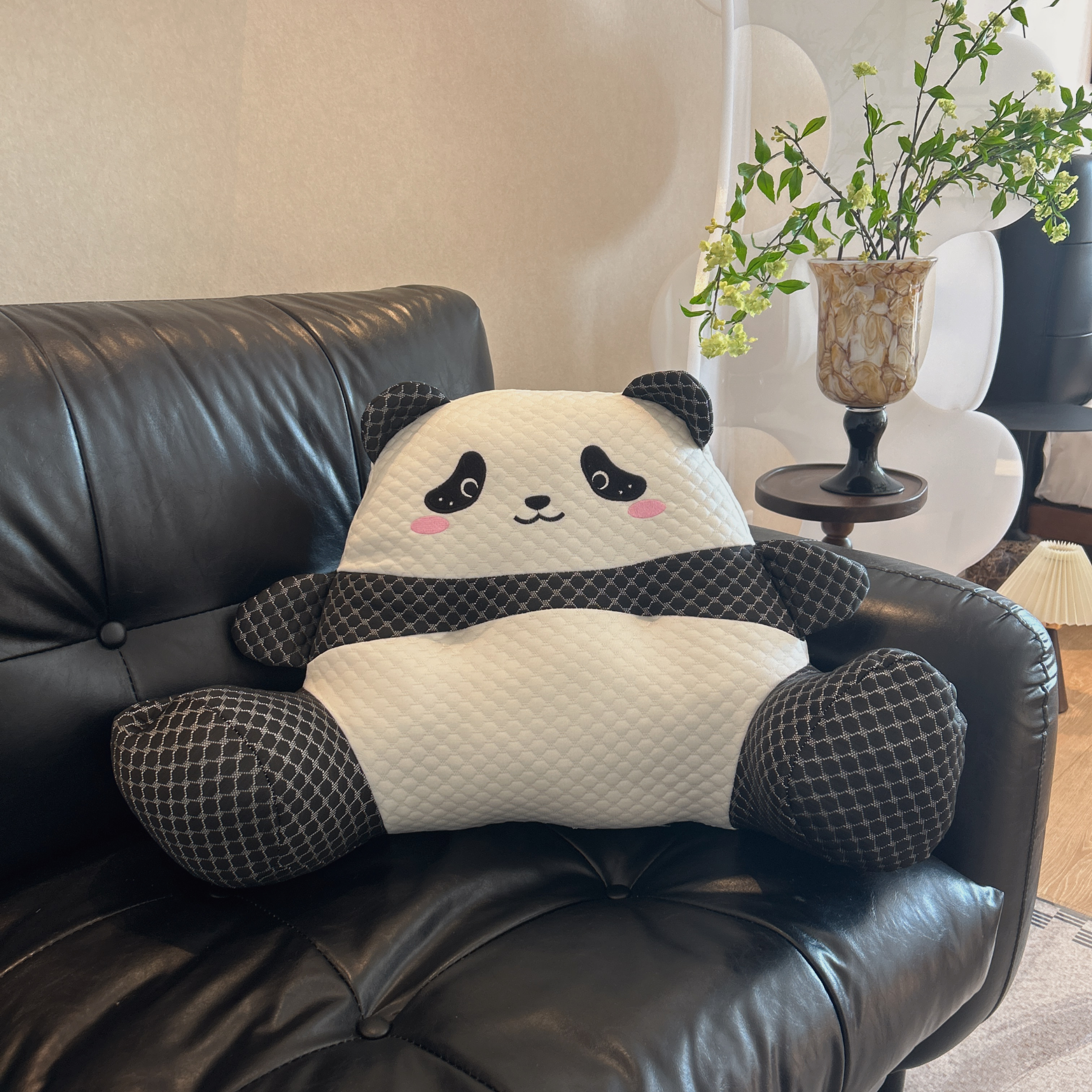 熊猫腰靠凉感冰豆豆可爱抱枕办公室腰靠垫久坐护腰靠背沙发靠枕