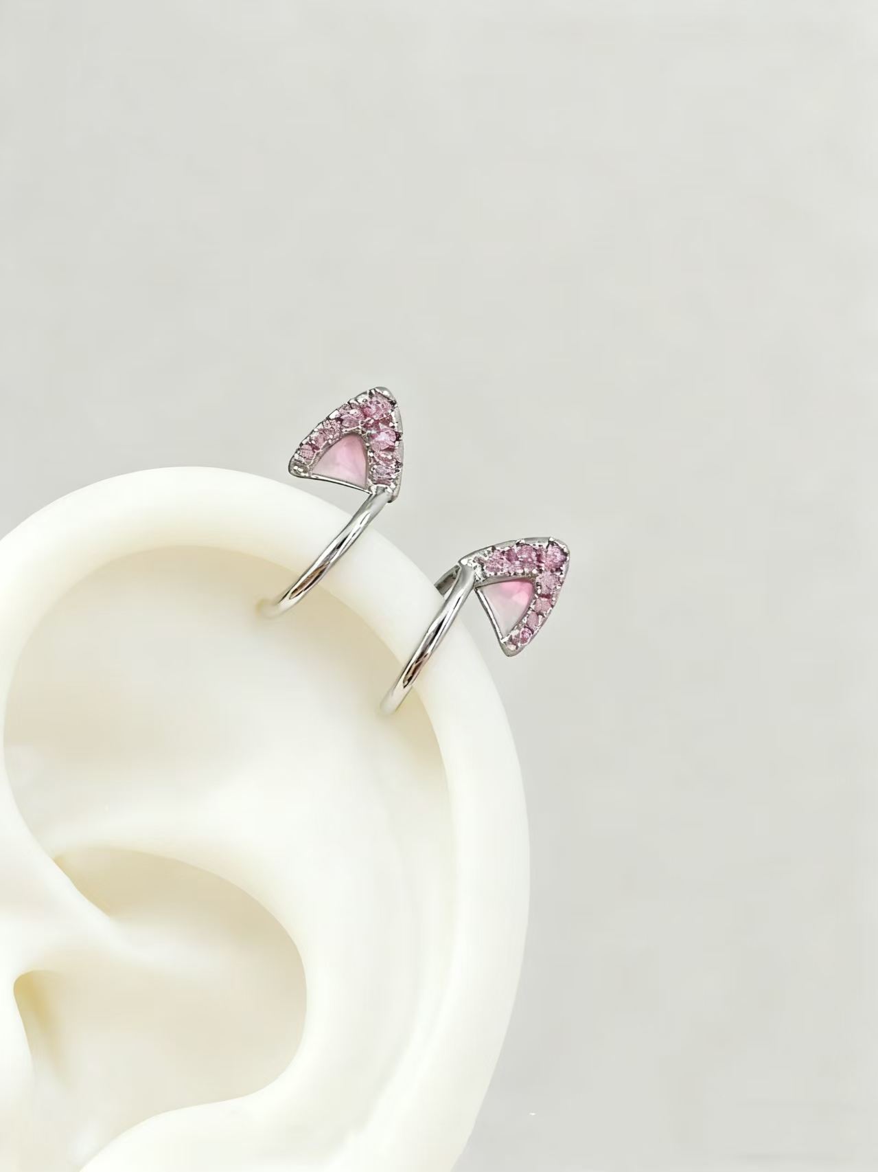 钛钢耳饰 小猫无耳洞耳夹2025新款小众设计恶魔钉甜酷耳饰百搭