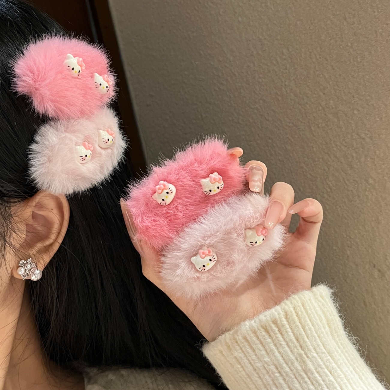 日系毛绒KT猫发夹卡通少女侧边碎发BB夹秋冬可爱风百搭刘海夹发卡