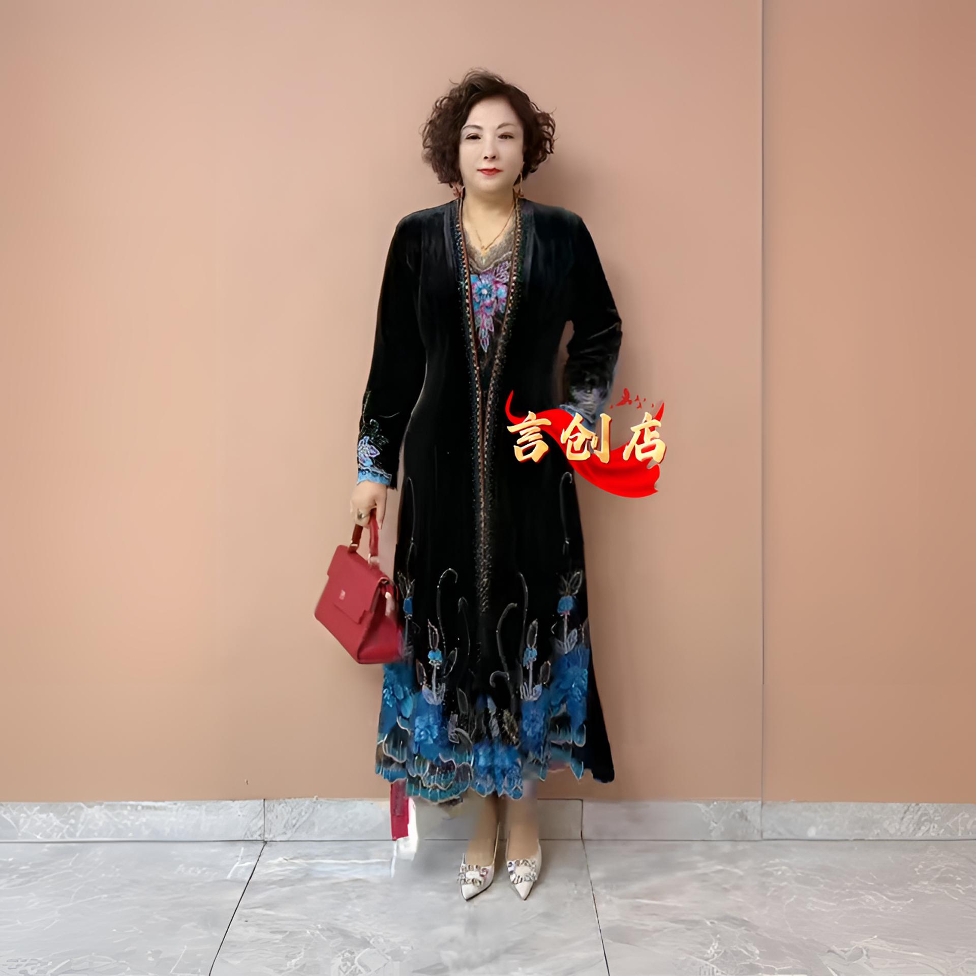 50340中老年春秋中长款外套新款高贵洋气妈妈装金丝绒绣花连衣裙