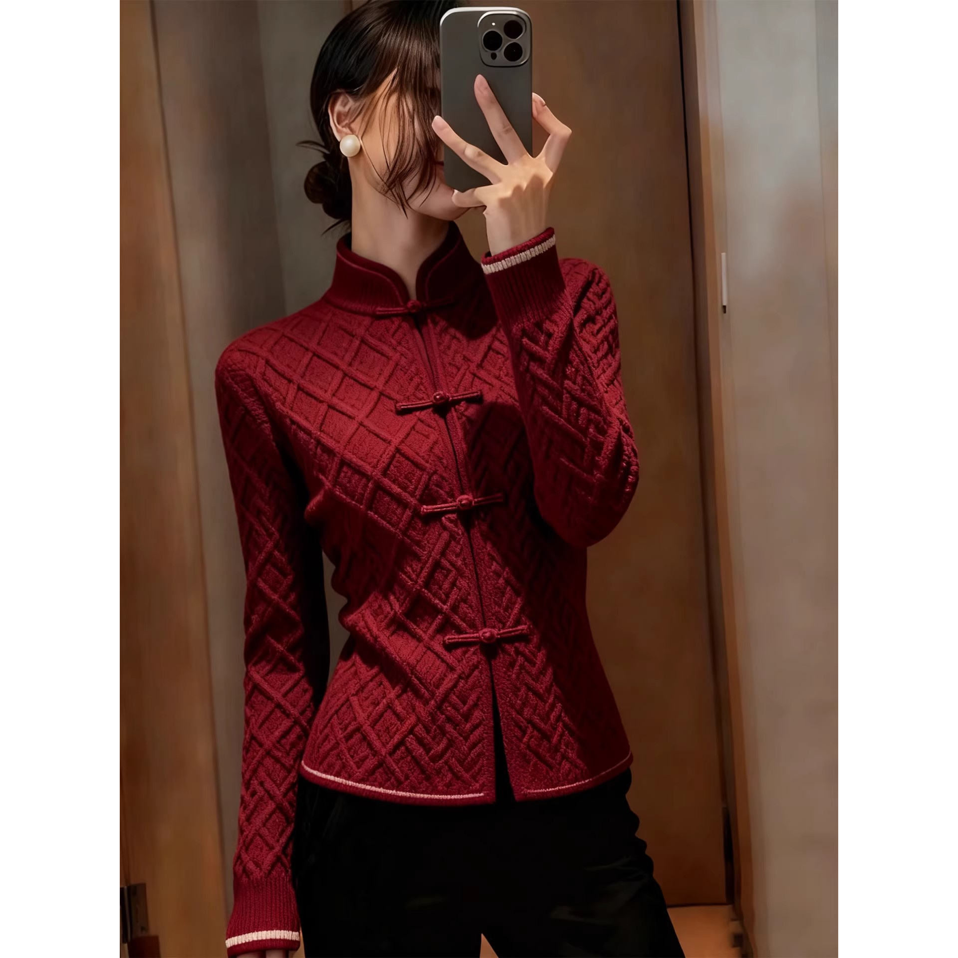 新中式国风立领盘扣红色针织开衫女秋冬新款洋气时尚复古显瘦上衣