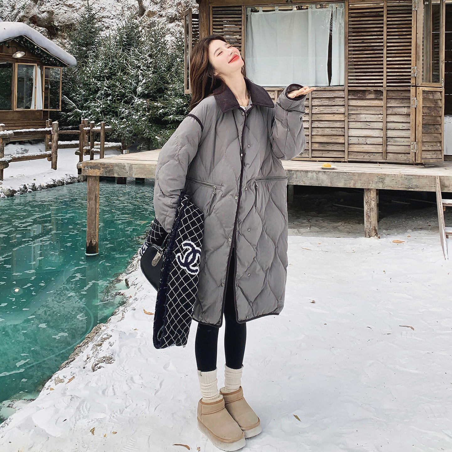 灰色撞色翻领菱形格中长款羽绒服女冬季韩系超好看显瘦不臃肿外套