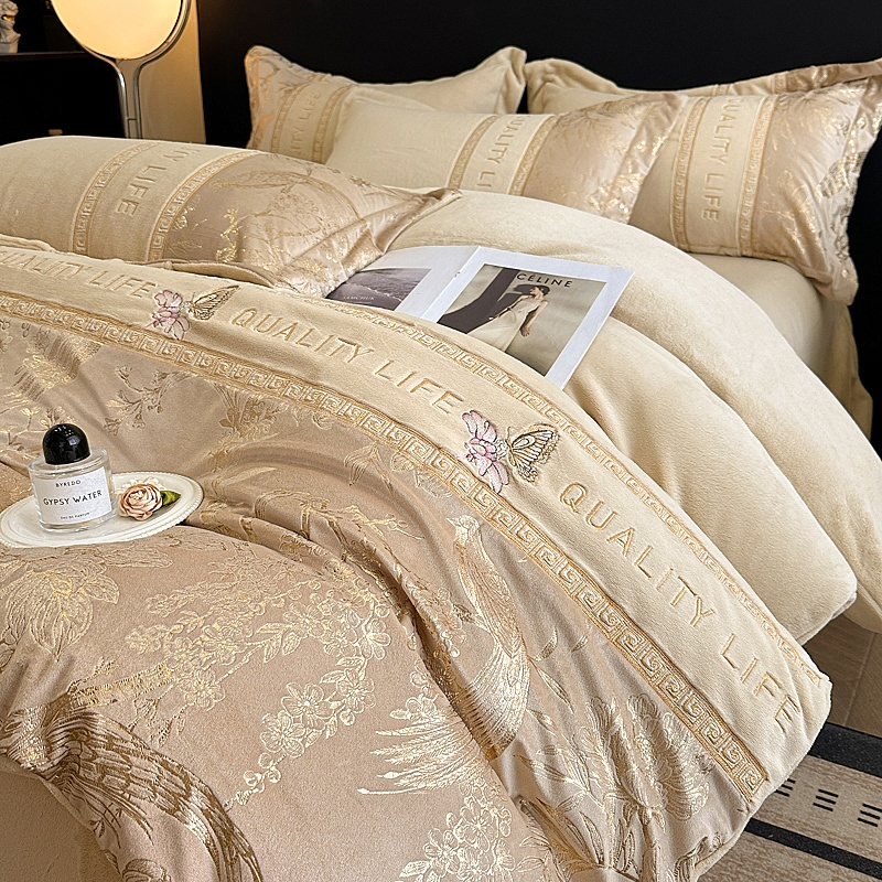 轻奢高级感冬季加厚牛奶绒四件套双面细腻保暖绒被套床单床上用品