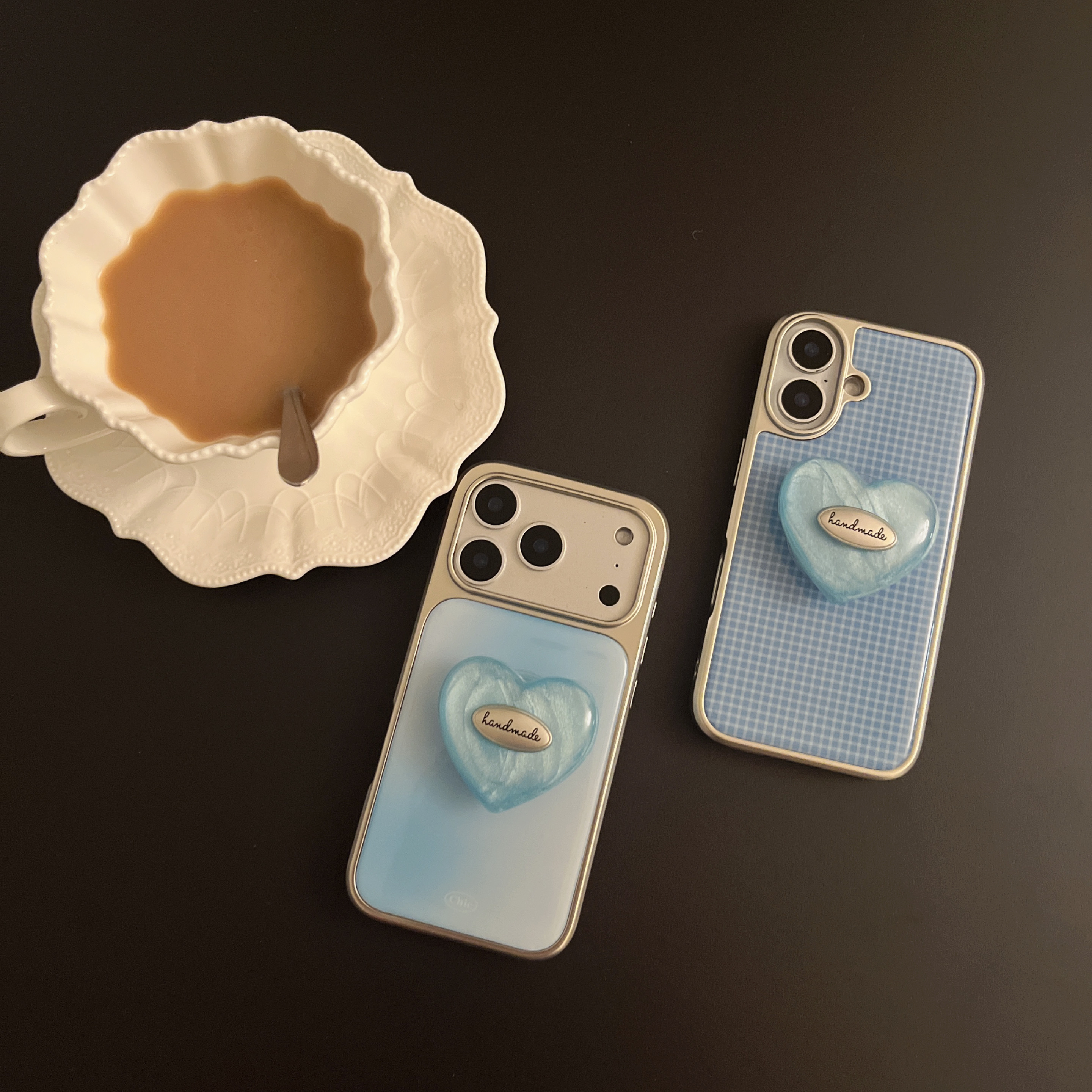 适用iPhone17Promax电镀银滴胶晕染蓝爱心支架苹果15Pro手机壳