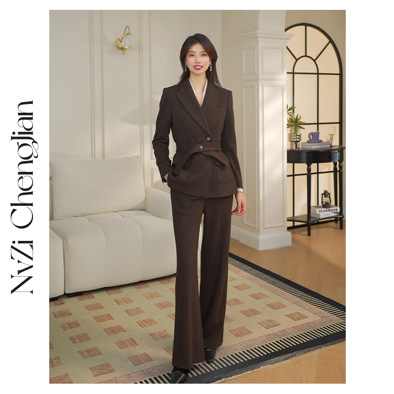 女子成鉴【高圆圆同款】咖色暗人字纹垂感西装显瘦两件套S-WCPS376