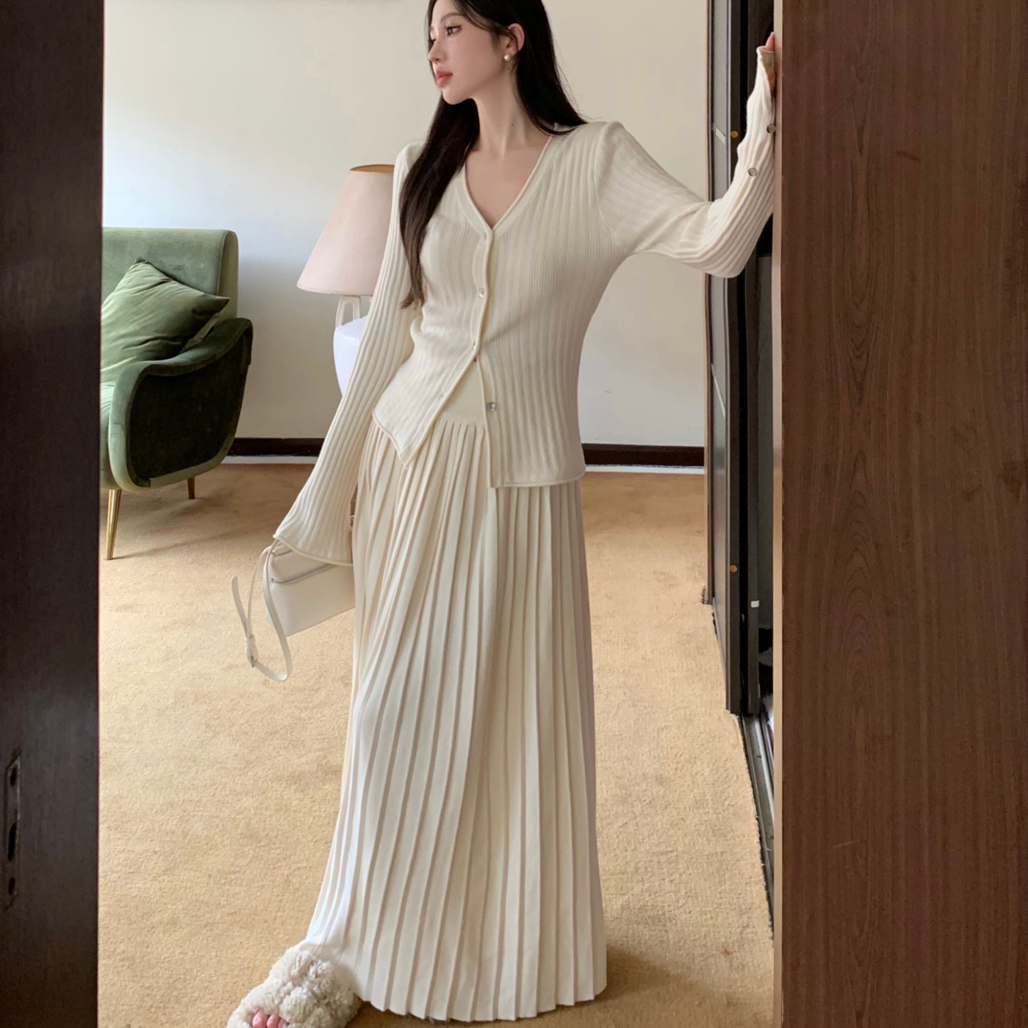 2025韩系法式显瘦洋气高级感温柔针织衫百褶长裙两件套时尚v领