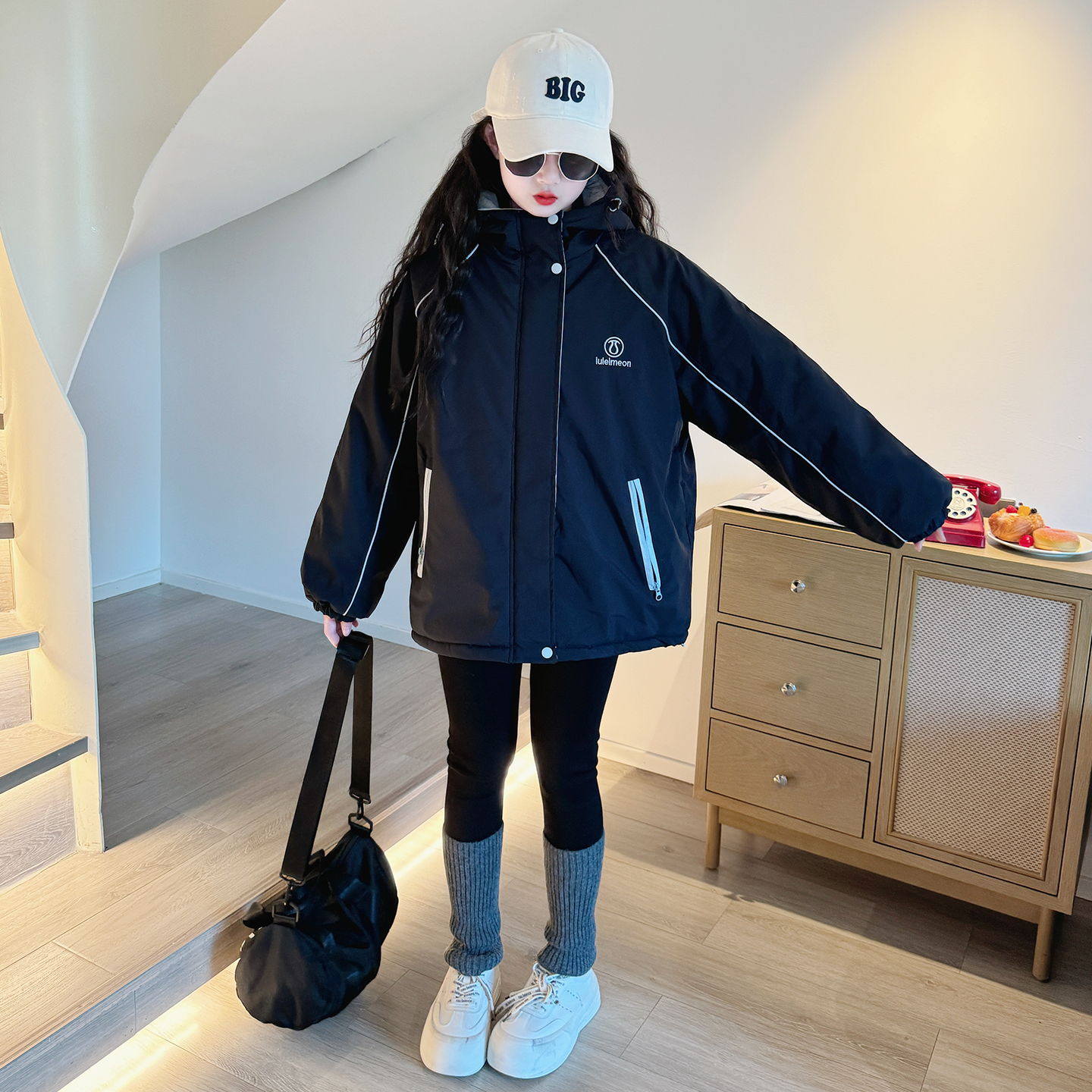 女童加绒外套秋冬2025新款儿童加厚冲锋衣大童女孩超好看冬装棉服