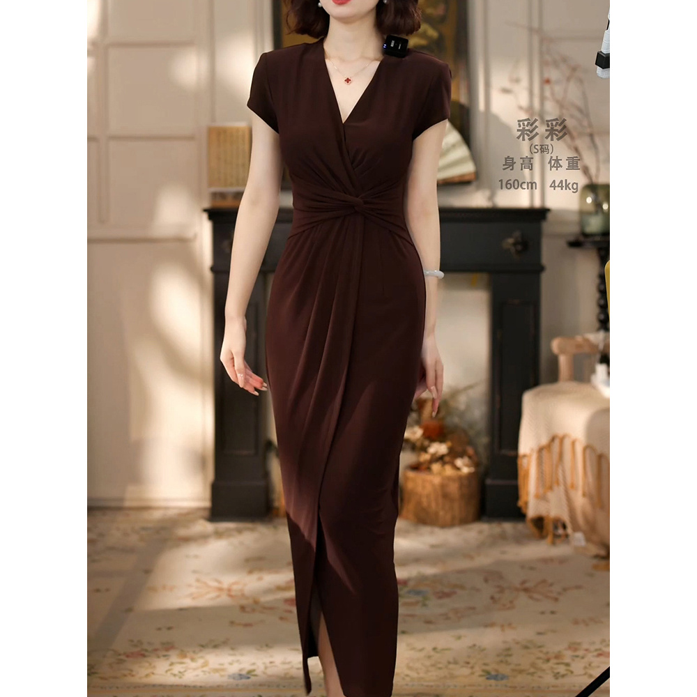 高级气质名媛风纯色连衣裙2025夏季新款优雅时尚轻奢收腰显瘦长裙
